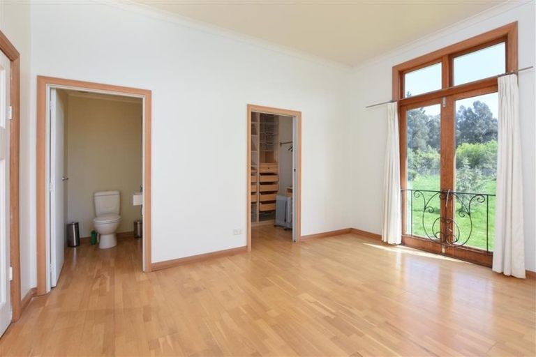 Photo of property in 10 Taylor Street, Green Island, Dunedin, 9018