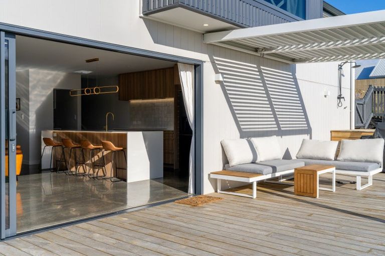 Photo of property in 2 Taeore Lane, Raglan, 3225