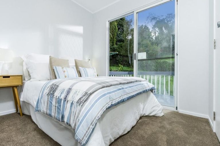 Photo of property in 17 Wanita Place, Totara Vale, Auckland, 0629