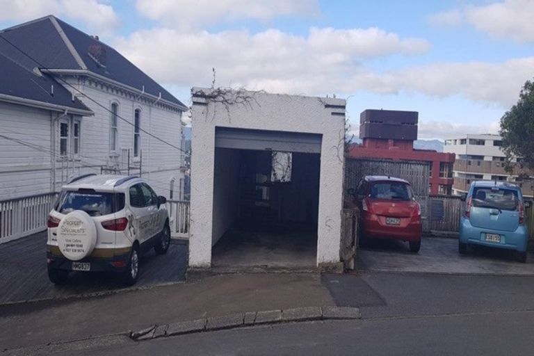 Photo of property in 47 Rawhiti Terrace, Kelburn, Wellington, 6012