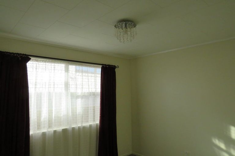 Photo of property in 4 Carbery Place, Manurewa, Auckland, 2102