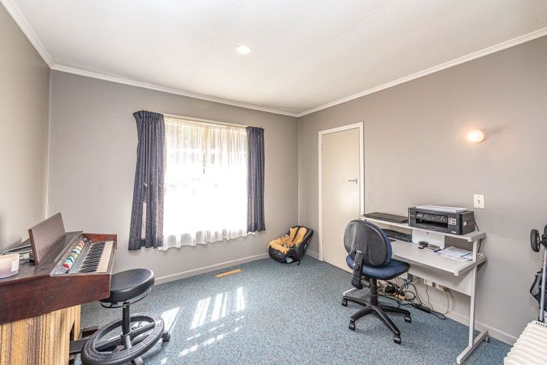 Photo of property in 2 Hillside Terrace, Saint Johns Hill, Whanganui, 4500