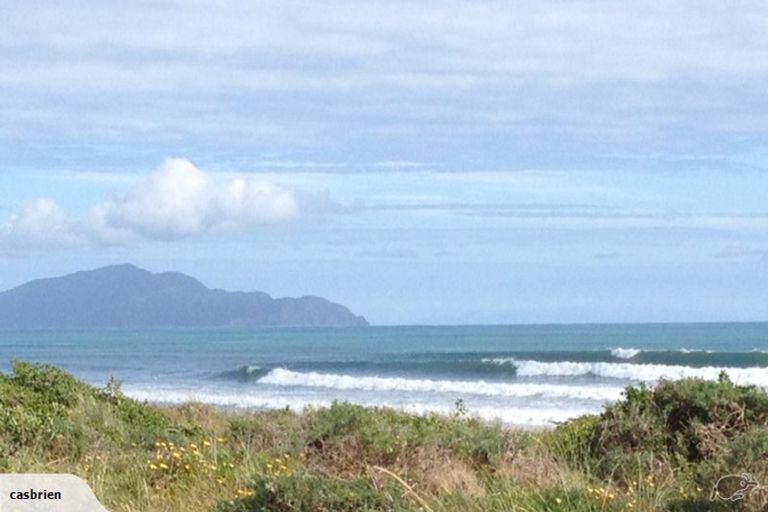 Photo of property in 44 Marine Parade, Otaki Beach, Otaki, 5512