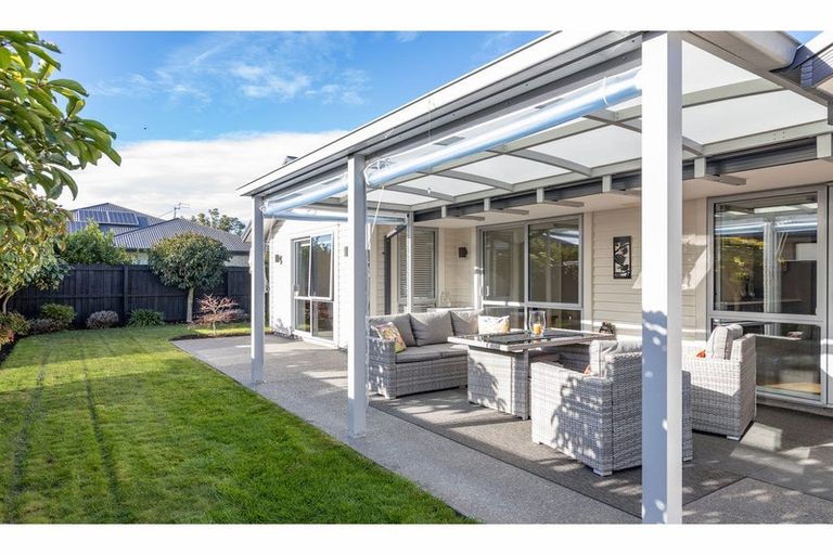 Photo of property in 36 Sequoia Way, Rangiora, 7400