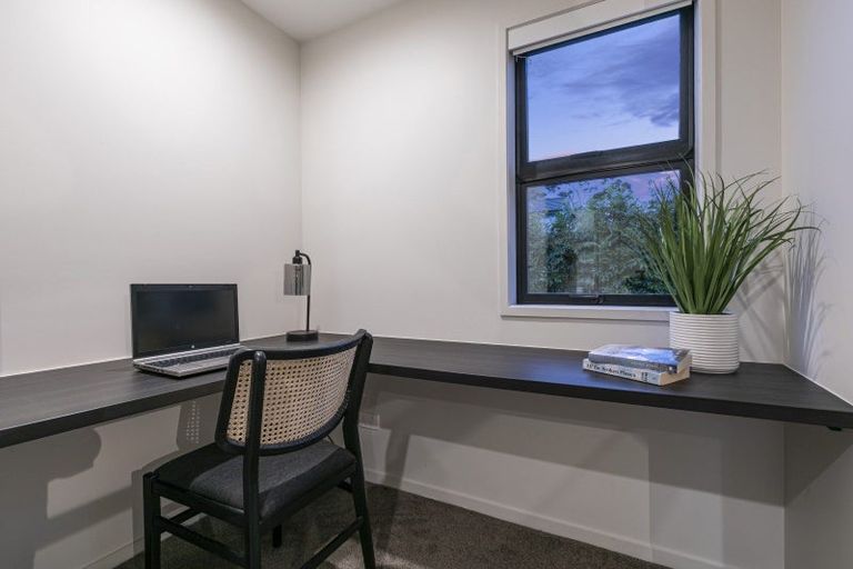 Photo of property in 21b Churchouse Road, Greenhithe, Auckland, 0632