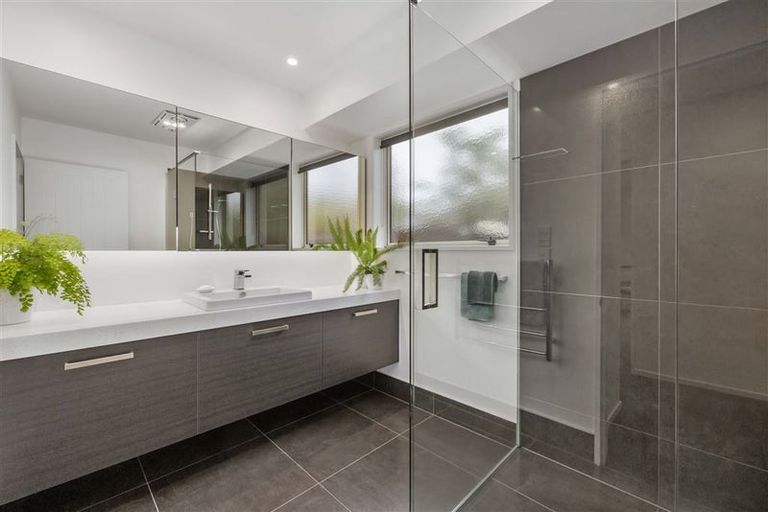 Photo of property in 440a Harewood Road, Harewood, Christchurch, 8051