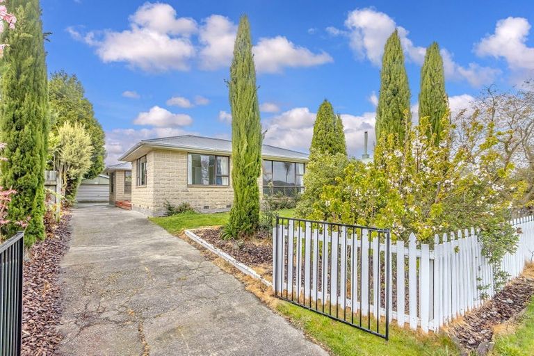Photo of property in 40 Kathleen Crescent, Hornby, Christchurch, 8042