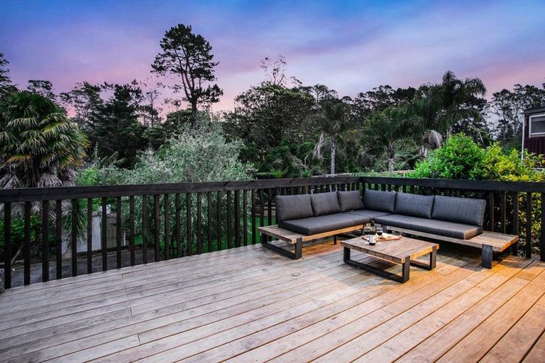 Photo of property in 69 Pine Avenue, Henderson, Auckland, 0612