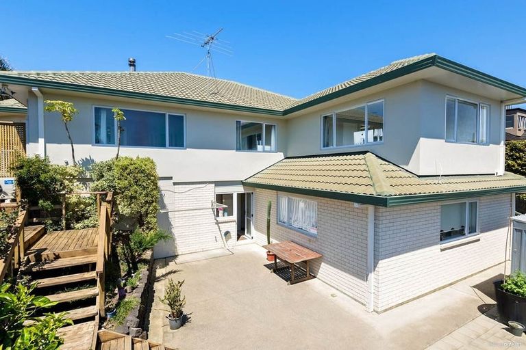 Photo of property in 22 John Brooke Crescent, East Tamaki Heights, Auckland, 2016