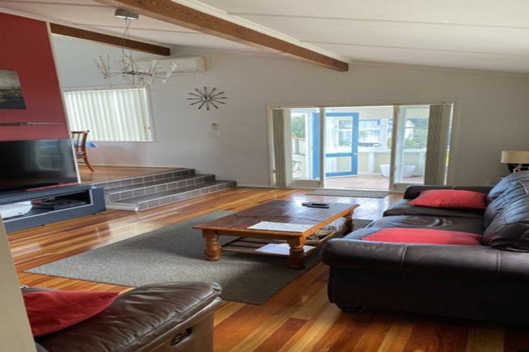 Photo of property in 54 Aorangi Road, Paraparaumu, 5032