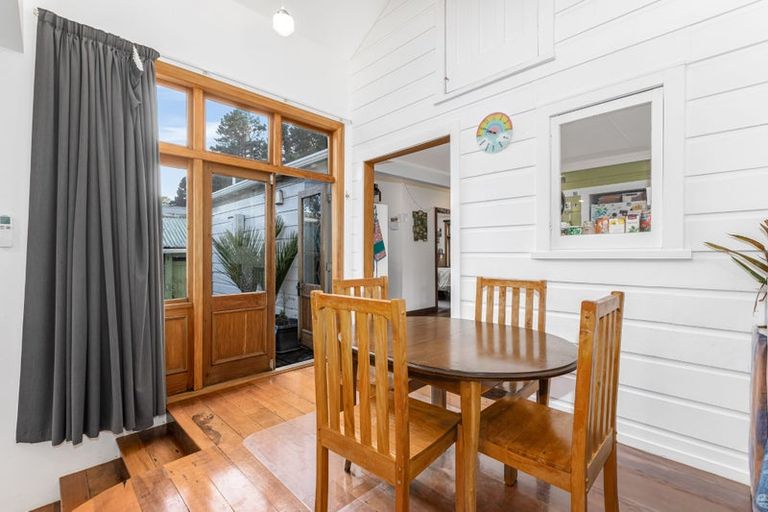 Photo of property in 152 Russell Terrace, Berhampore, Wellington, 6023