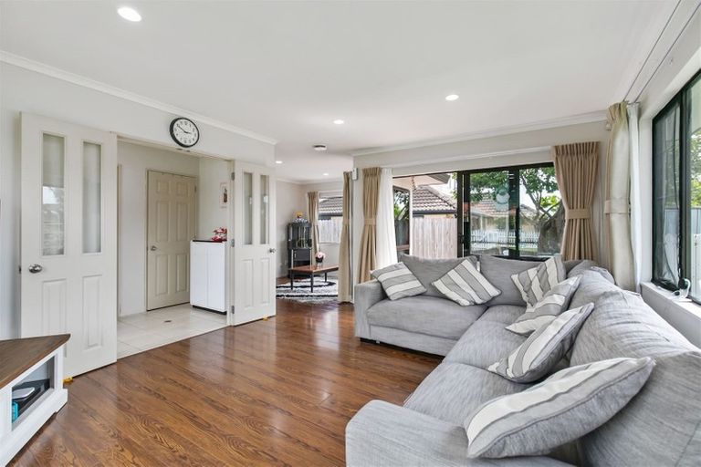 Photo of property in 9 Erne Crescent, East Tamaki, Auckland, 2016