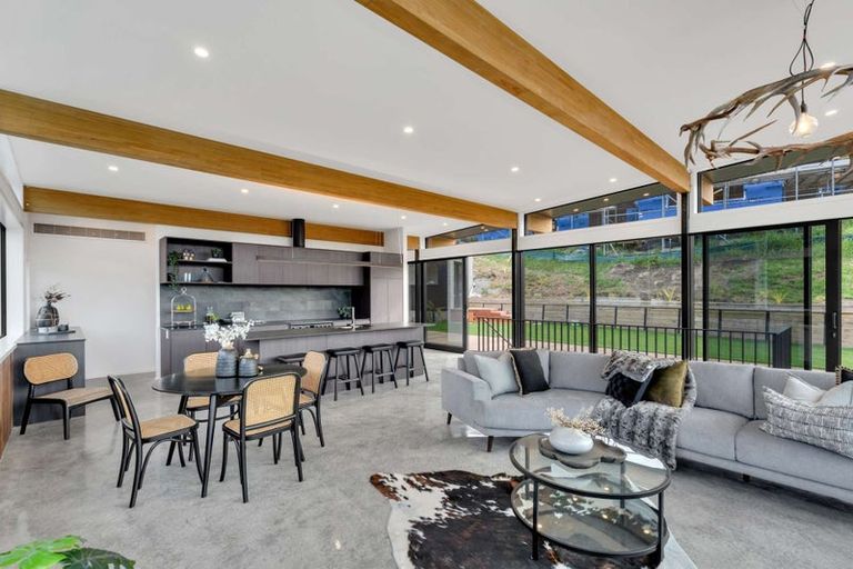 Photo of property in 13 Round Hill Rise, Cracroft, Christchurch, 8022