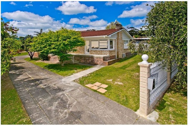 Photo of property in 9 Blakeborough Drive, Forrest Hill, Auckland, 0620