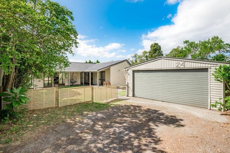 Photo of property in 24 Island View Terrace, Waikanae Beach, Waikanae, 5036