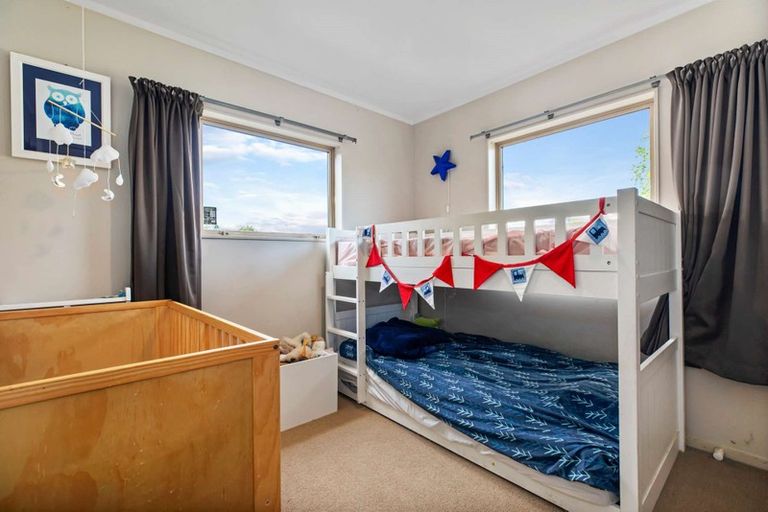 Photo of property in 21c Ribblesdale Road, Henderson, Auckland, 0612