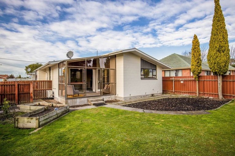 Photo of property in 2/23 Highsted Road, Bishopdale, Christchurch, 8053