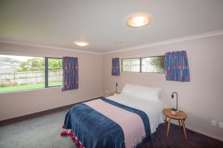 Photo of property in 15 Erlestoke Crescent, Churton Park, Wellington, 6037