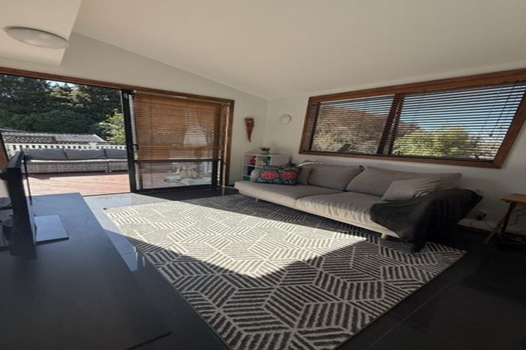 Photo of property in 99 Redoubt Road, Goodwood Heights, Auckland, 2105