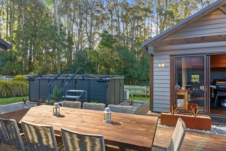 Photo of property in 20 Maddies Road, Kaukapakapa, 0873