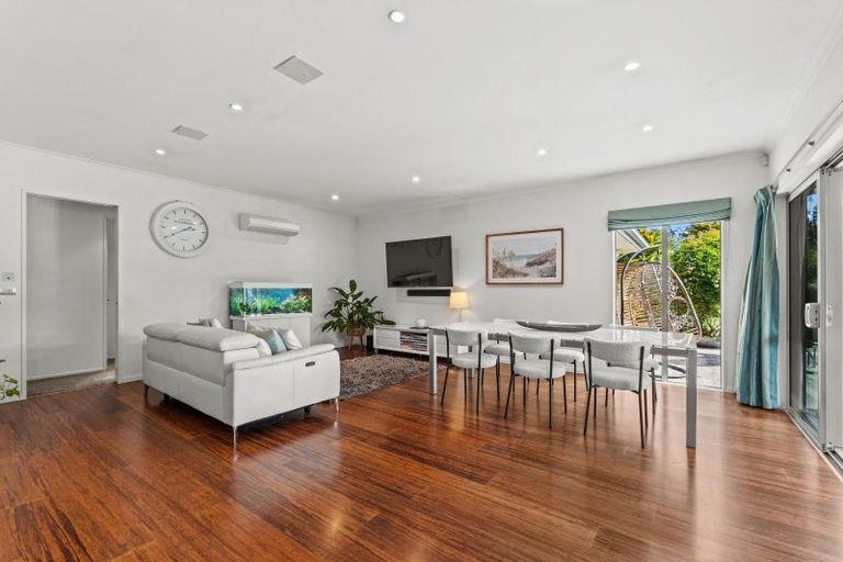 Photo of property in 28 Wilkinsons Road, Harewood, Christchurch, 8051