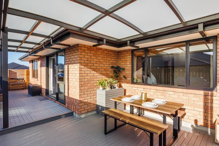 Photo of property in 34 Cyprus Place, Fitzherbert, Palmerston North, 4410