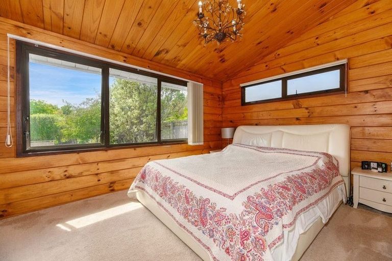 Photo of property in 107 Becroft Drive, Forrest Hill, Auckland, 0620