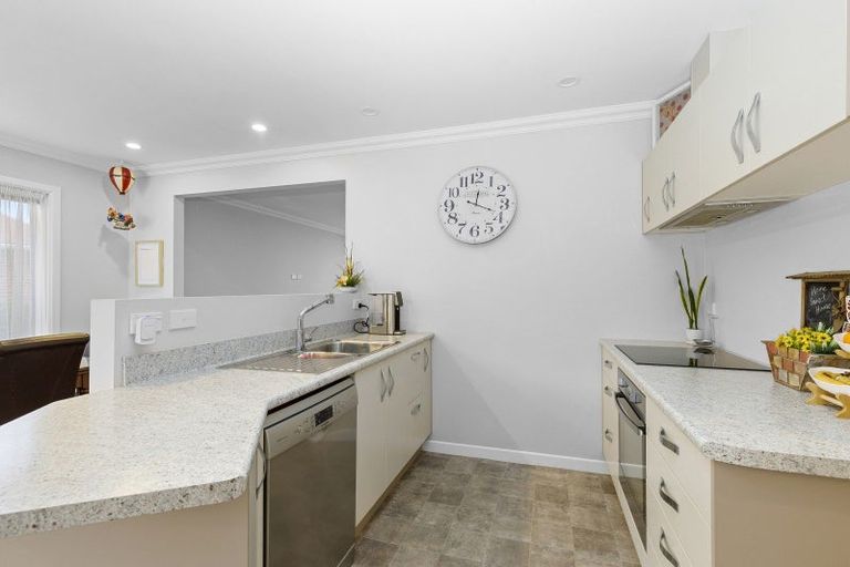 Photo of property in 51 Bonnie Glen Crescent, Ebdentown, Upper Hutt, 5018
