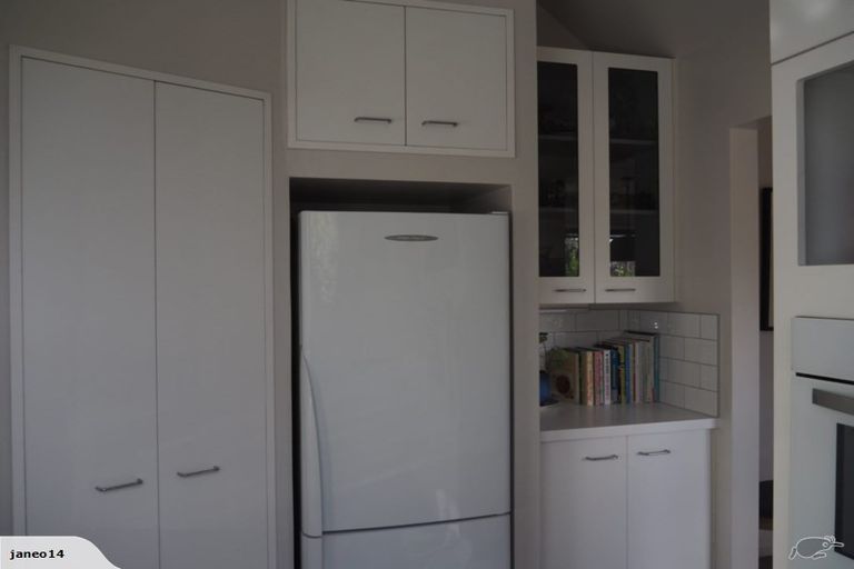 Photo of property in 8 Rhodesvale Terrace, Cashmere, Christchurch, 8022