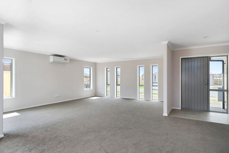 Photo of property in 26 Kahuparere Crescent, Pyes Pa, Tauranga, 3112