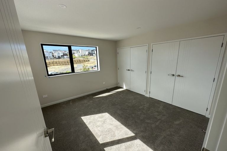 Photo of property in 16 Pohewa Road, Silverdale, 0932