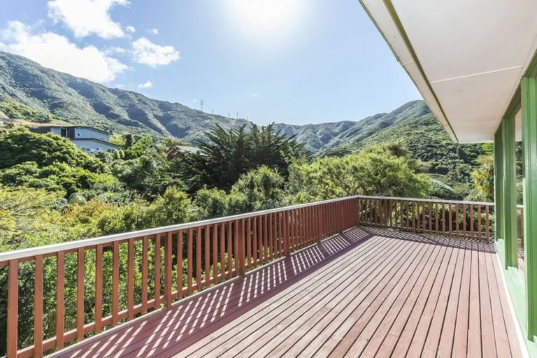 Photo of property in 26 Doris Gordon Crescent, Crofton Downs, Wellington, 6035