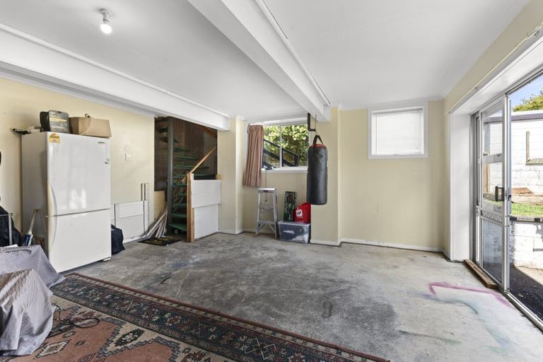 Photo of property in 43 Woodleigh Street, Frankleigh Park, New Plymouth, 4310