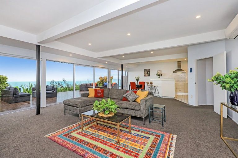 Photo of property in 132 Priestley Terrace, Bluff Hill, Napier, 4110