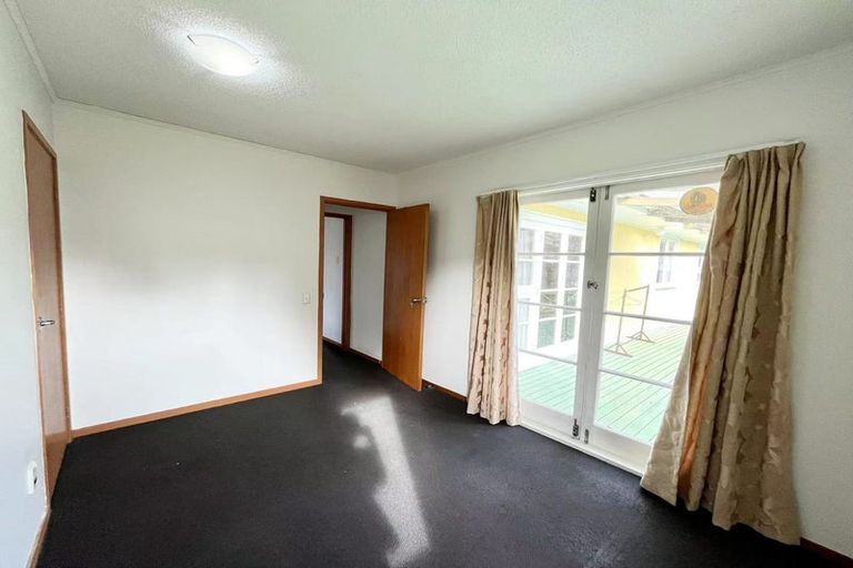 Photo of property in 7 Sequoia Place, Sunnynook, Auckland, 0620