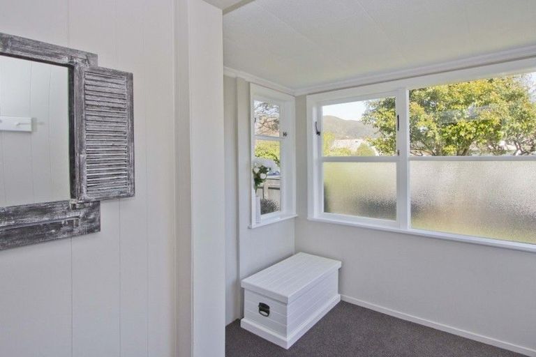 Photo of property in 3 Jutland Street, Waterloo, Lower Hutt, 5011