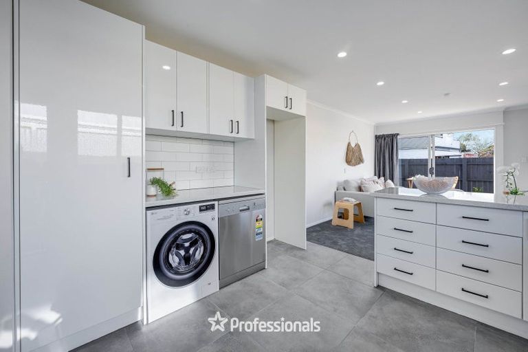 Photo of property in 2/56 Ward Street, Trentham, Upper Hutt, 5018