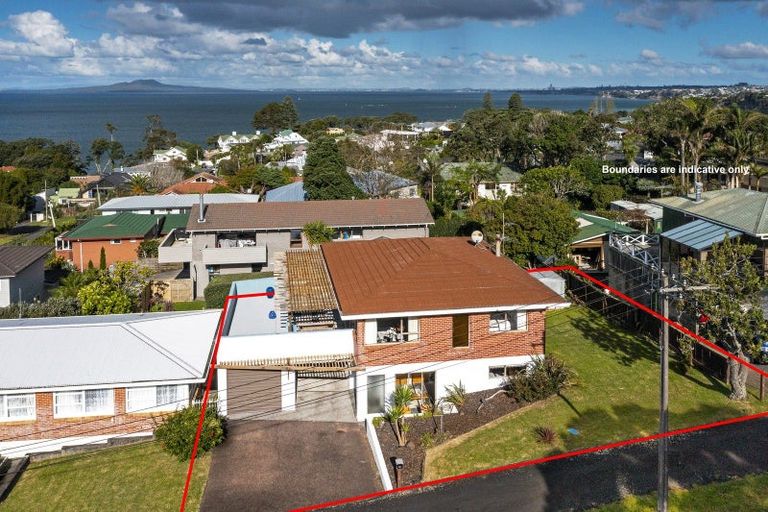 Photo of property in 1/10 Tipau Street, Torbay, Auckland, 0630