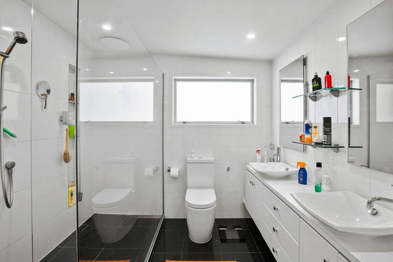 Photo of property in 67a Fulford Street, New Plymouth, 4310
