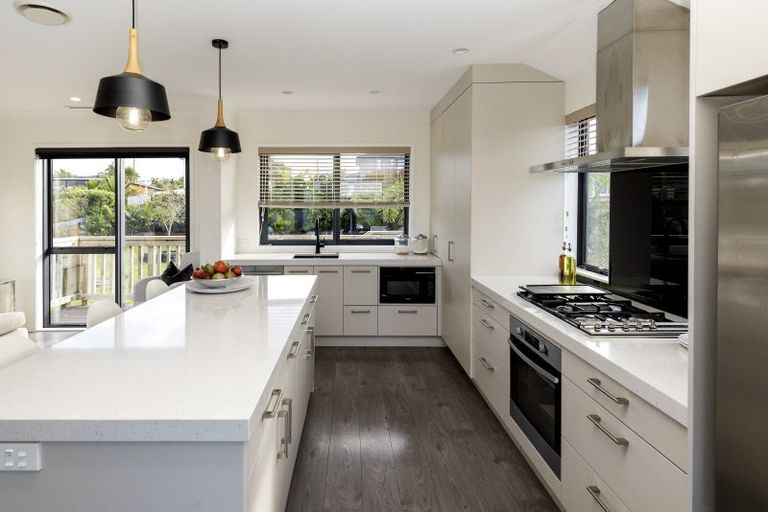 Photo of property in 34 Weatherly Drive, Beachlands, Auckland, 2018