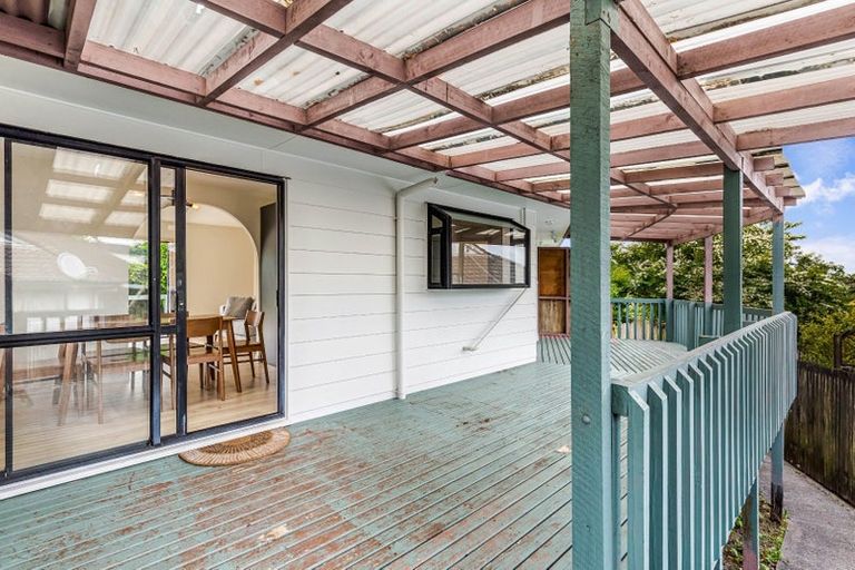 Photo of property in 22 Landsdale Place, Massey, Auckland, 0614
