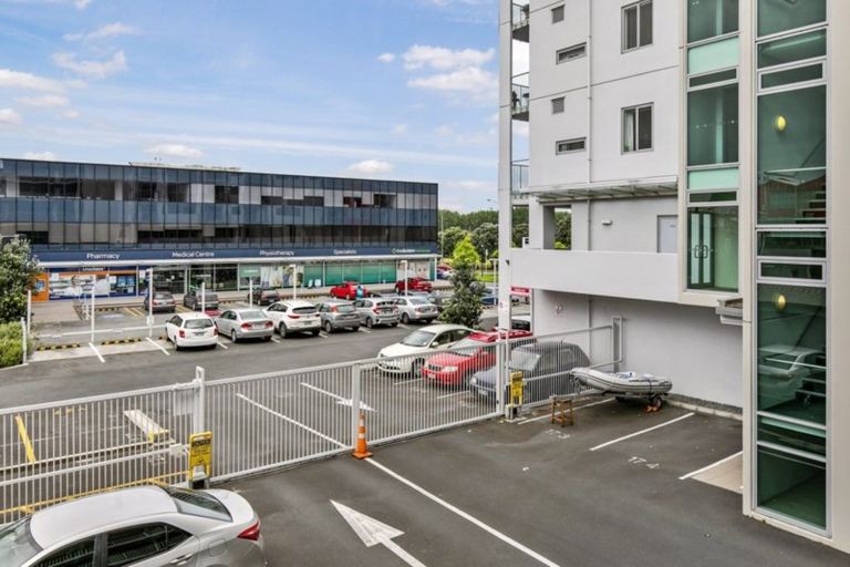 Photo of property in Shoal Haven Apartments, 106c/130 Anzac Street, Takapuna, Auckland, 0622