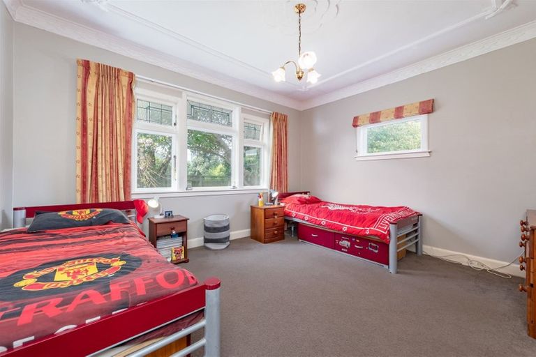 Photo of property in 51 Pohutukawa Street, Woburn, Lower Hutt, 5010