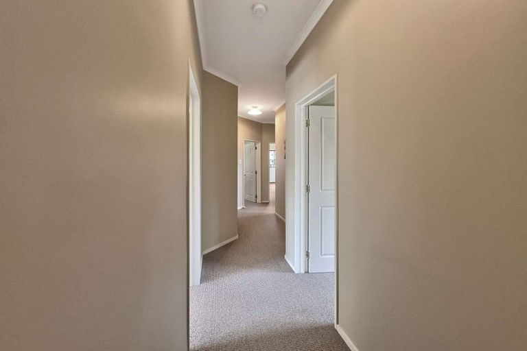 Photo of property in 20 Paraekaretu Street, Hunterville, 4730