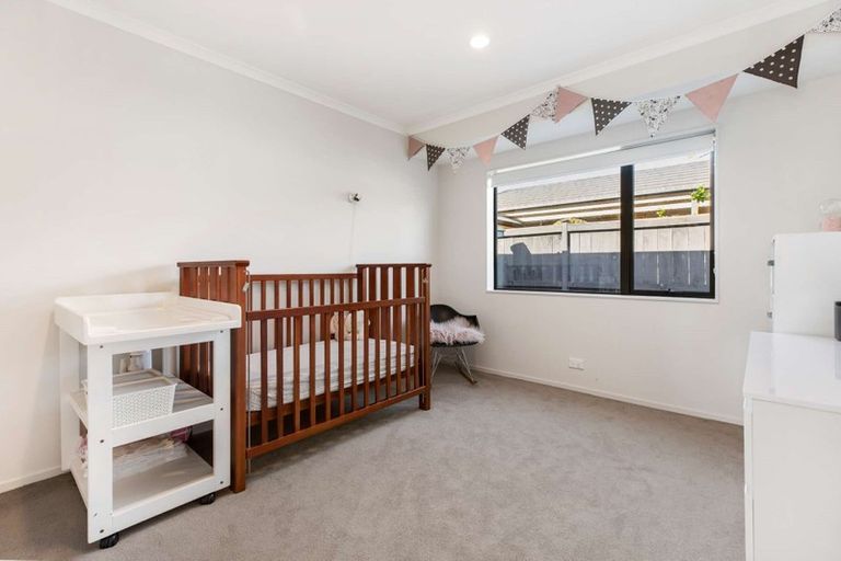 Photo of property in 20 Scotsmoor Drive, Wattle Downs, Auckland, 2103