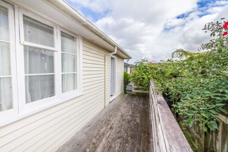 Photo of property in 21 Hinau Street, Tawa, Wellington, 5028