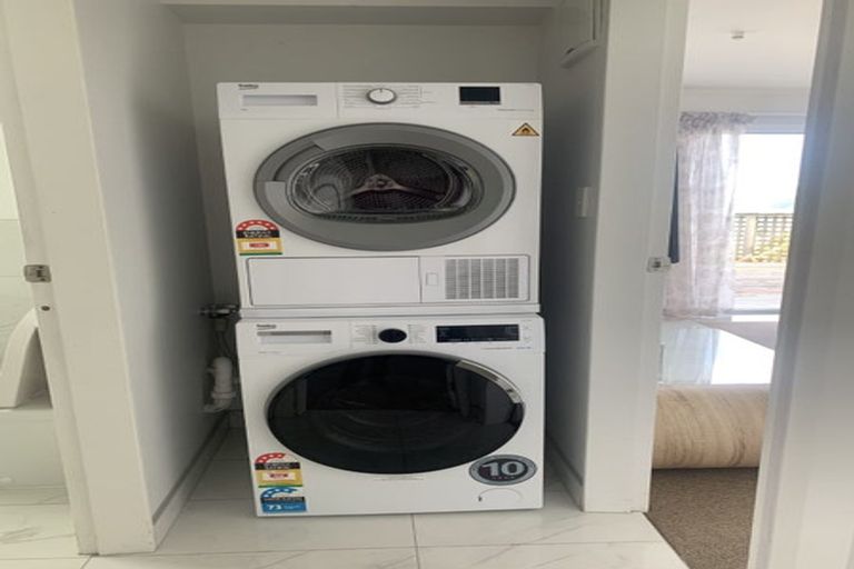 Photo of property in 7a Korokoro Road, Korokoro, Lower Hutt, 5012