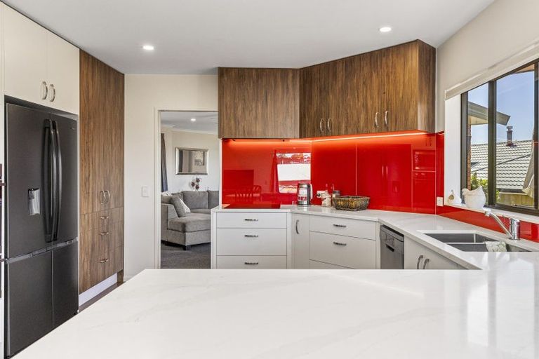 Photo of property in 25 Kinder Street, Acacia Bay, Taupo, 3330