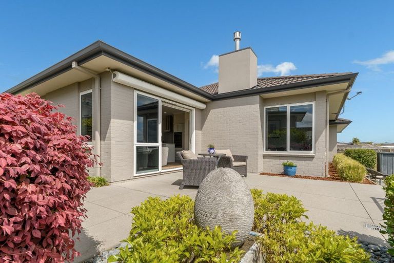 Photo of property in 11 Broadwater Close, Pyes Pa, Tauranga, 3112