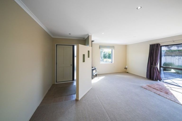 Photo of property in 3 Manuka Place, Whalers Gate, New Plymouth, 4310